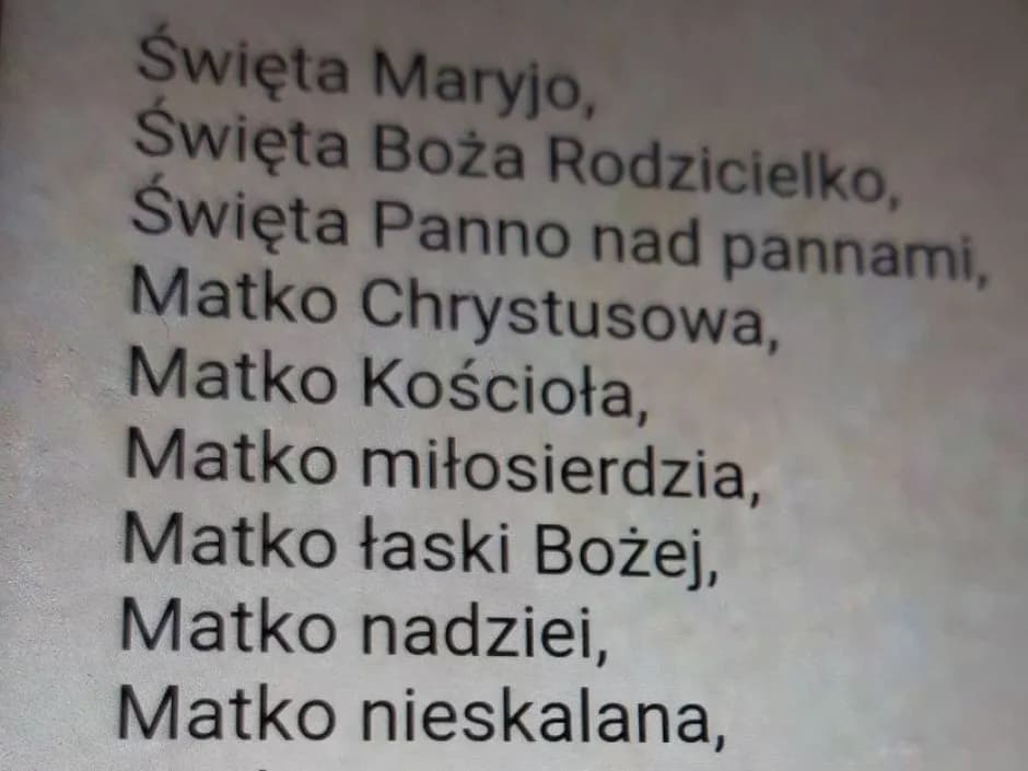 Jakie są wezwania litanii loretańskiej i ich głębokie znaczenie