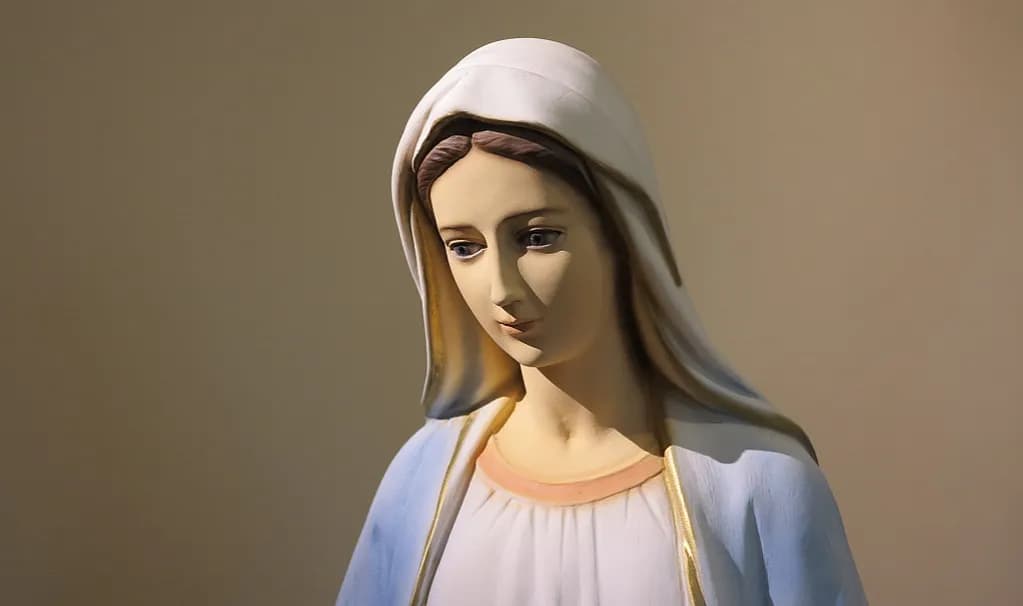 Jakie są litanie do Matki Bożej i ich znaczenie w modlitwie