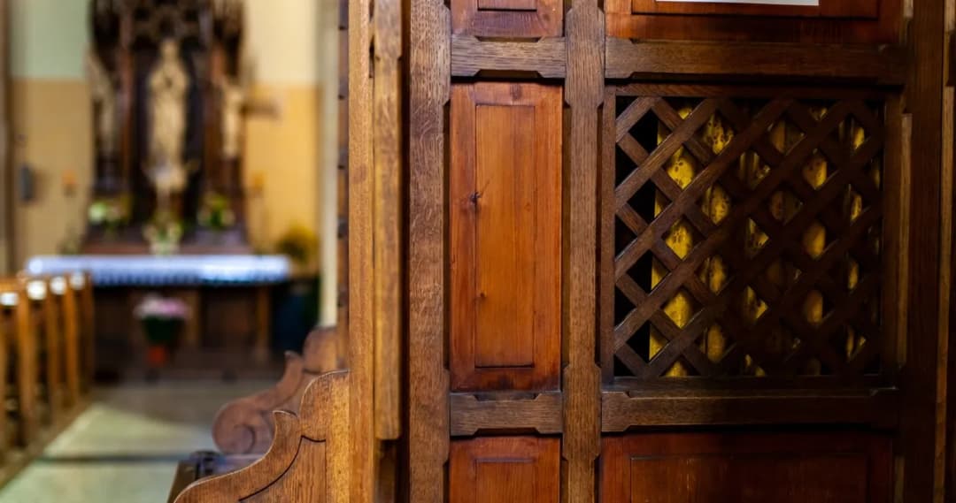 Warunki dobrej spowiedzi: kluczowe kroki, by uniknąć błędów i odzyskać spokój duszy