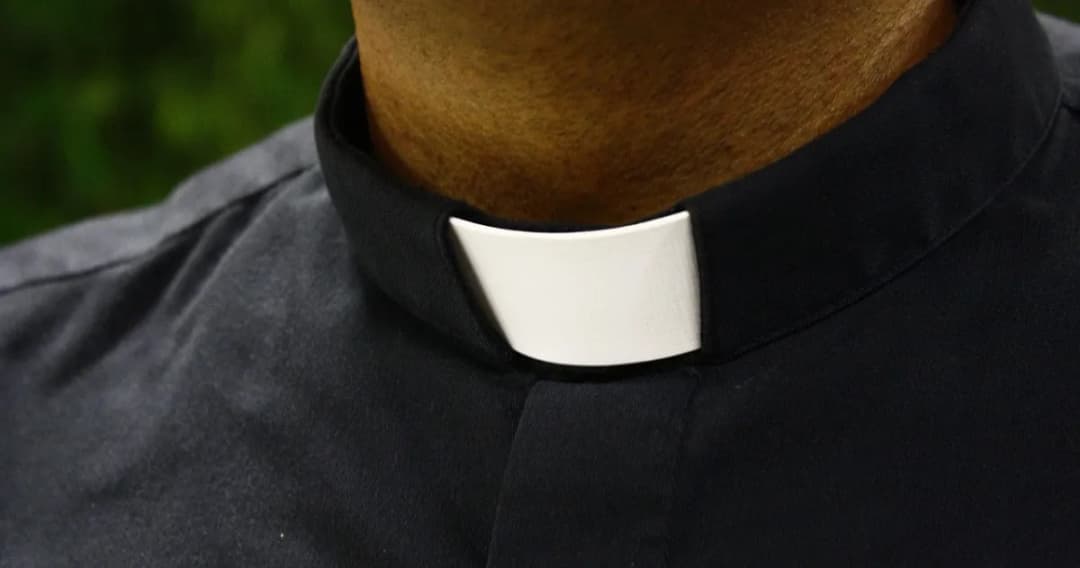 Celibat w kościele od kiedy? Zaskakująca historia i jej znaczenie