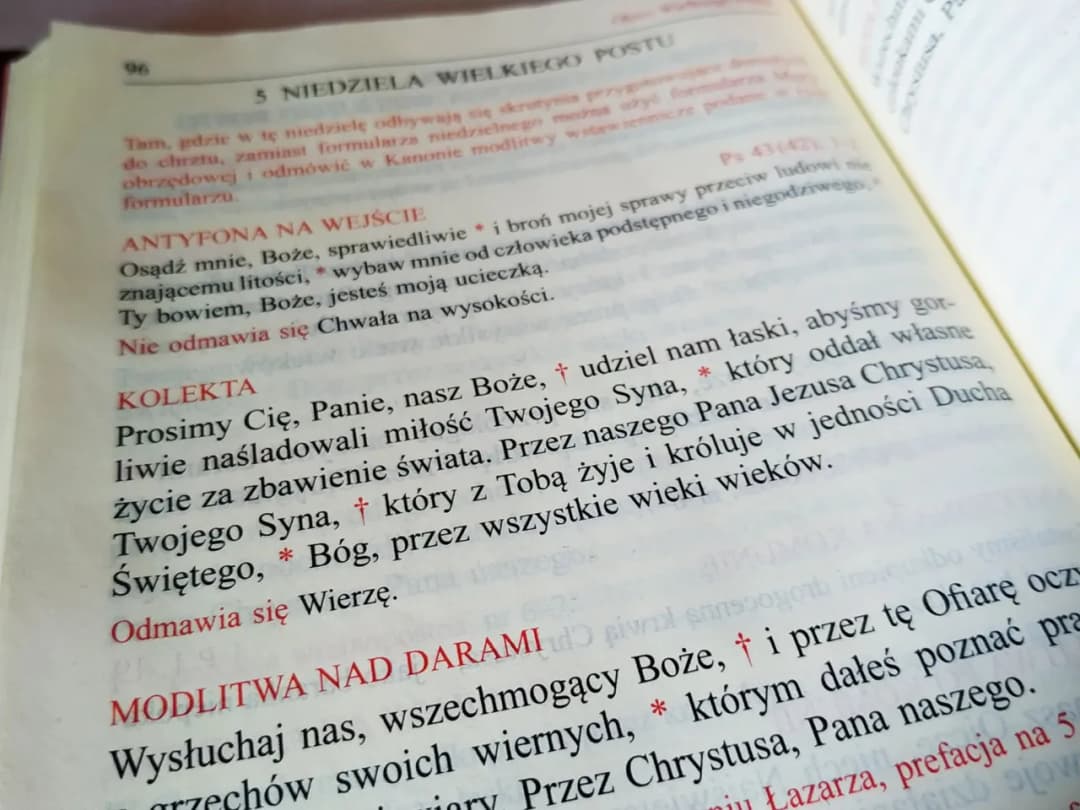 Jaka modlitwa zamiast mszy? Odkryj alternatywy dla uczestnictwa w liturgii