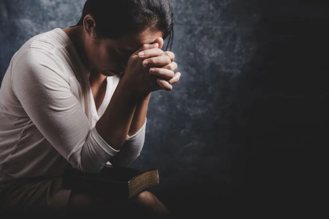Czy brak modlitwy to grzech? Jak wpływa na twoją duchowość