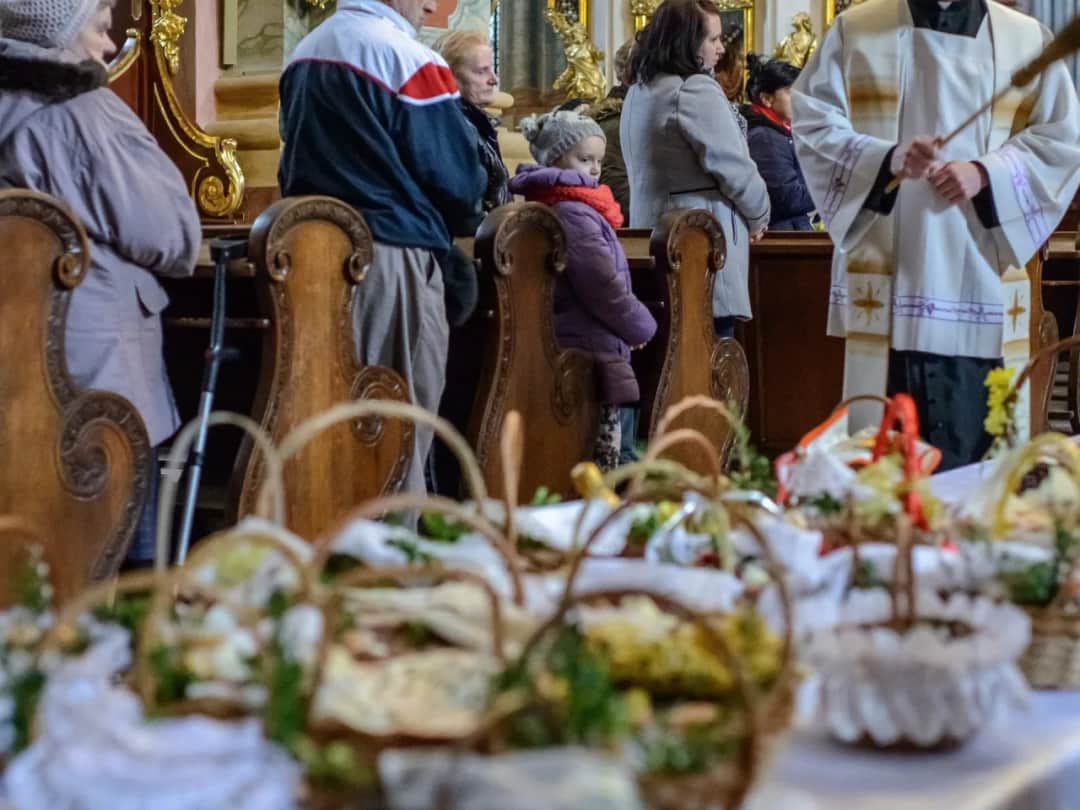 Ile dokładnie trwa msza w Wielką Sobotę? Sprawdź, jak zaplanować czas!