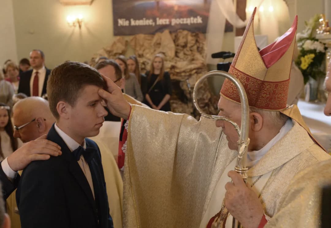 Jak się ubrać na bierzmowanie jako świadek, aby nie popełnić błędu