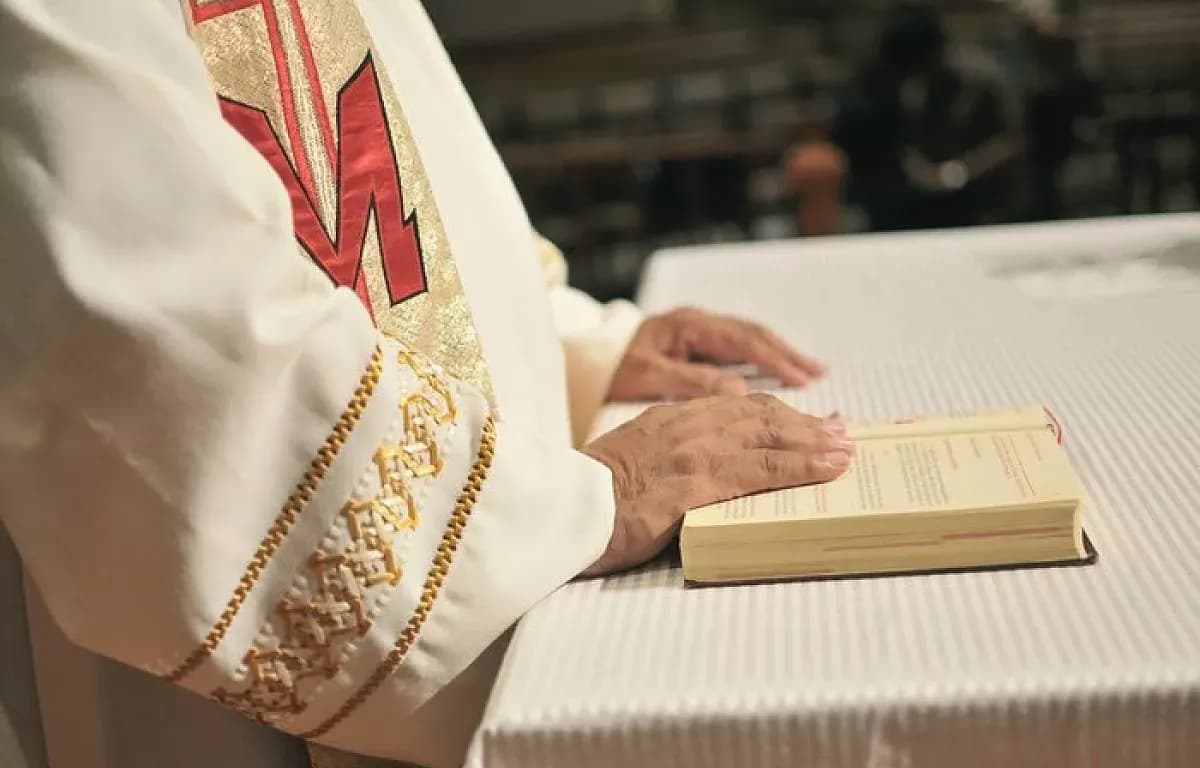 Ile kosztują msze wieczyste? Sprawdź ceny w sanktuariach