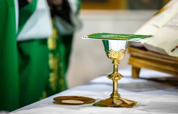 Niedzielna msza w sobotę: od której godziny spełnisz obowiązek niedzielny?