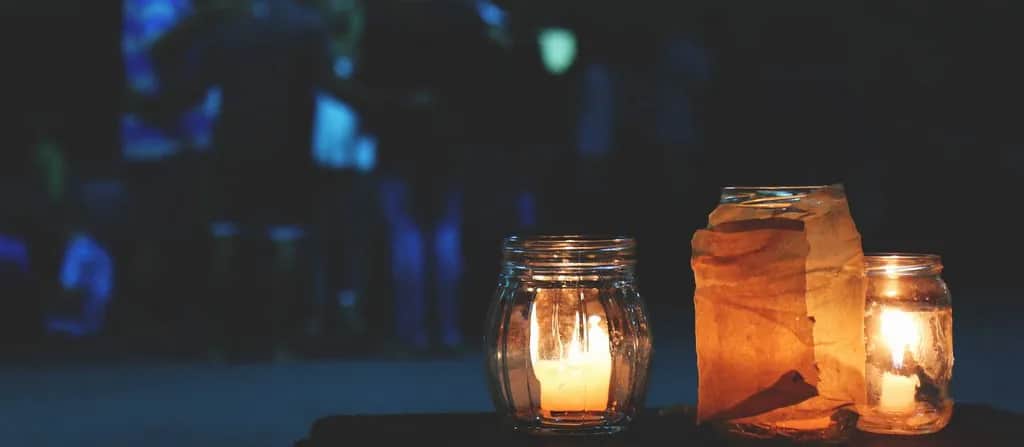 Czym jest czuwanie w kościele? Znaczenie, przebieg i praktyczne porady