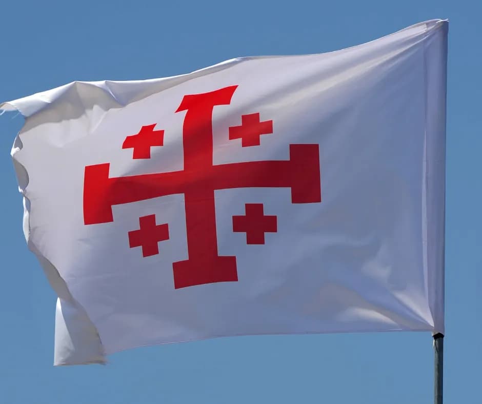 Czy katolik może nosić krzyż jerozolimski? Odkryj prawdę o tym symbolu