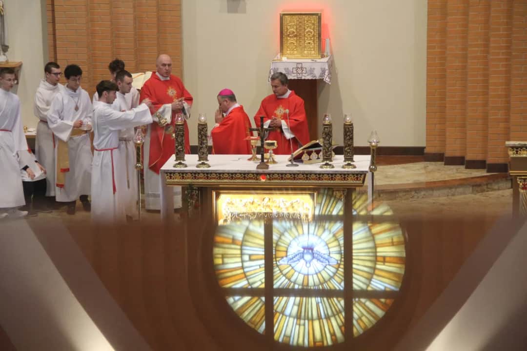 Jak wygląda przygotowanie do bierzmowania - kluczowe etapy i znaczenie