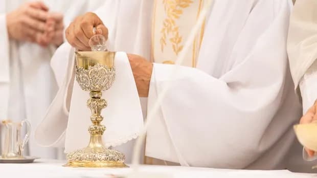 Ile trwa msza prawosławna? Zaskakujące fakty o jej długości