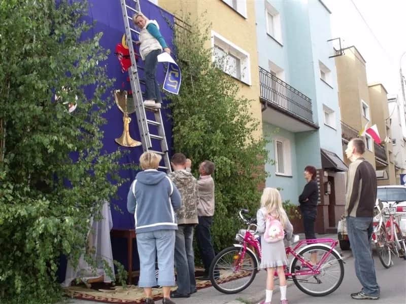 Jak zbudować ołtarz na Boże Ciało - proste kroki i materiały