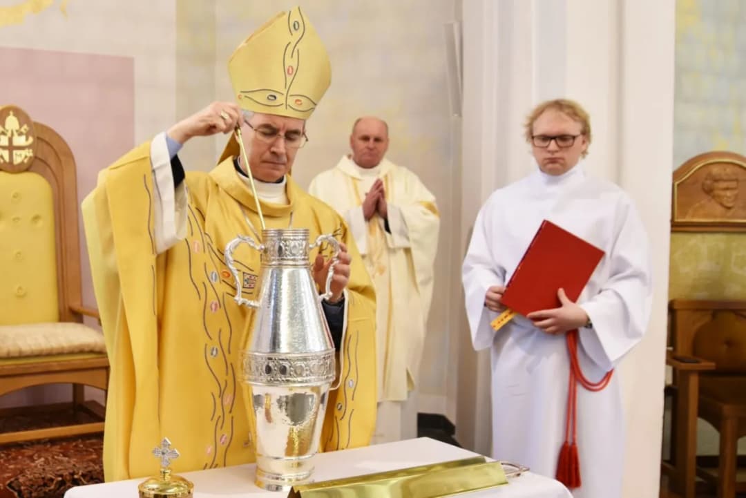 Czy w Wielki Czwartek jest msza? Odkryj jej znaczenie i tradycje